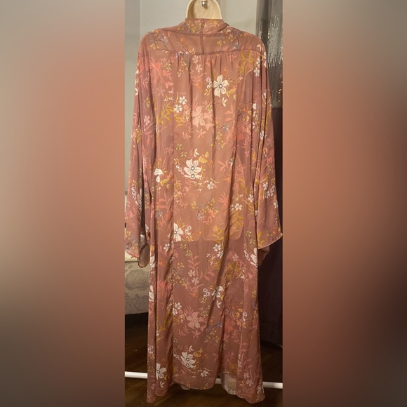NWOT Tularosa “Prima” Pink Floral Kimono XS - Picture 7 of 8